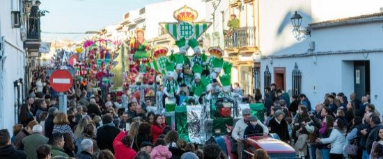 BOLLULLOS DISFRUTÓ LA TARDE DE REYES DE UNA MAGNÍFICA CABALGATA