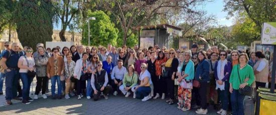 BOLLULLOS DISFRUTÓ UN DÍA DE RUTA COFRADE POR SEVILLA