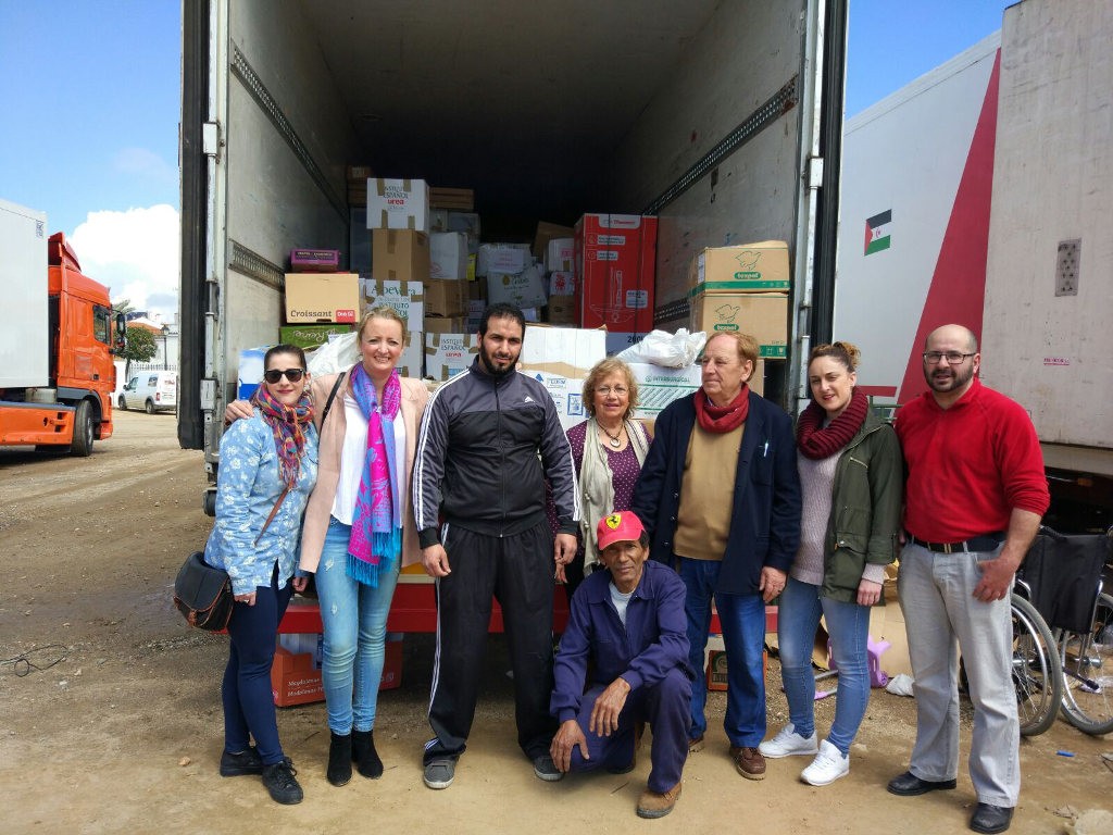 EL AYUNTAMIENTO COLABORA EN EL ENVÍO DE ALIMENTOS Y MATERIALES A LOS CAMPAMENTOS SAHARUIS