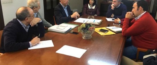 CARMELO ROMERO SE REÚNE CON LA COMUNIDAD DE REGANTES DE BOLLULLOS