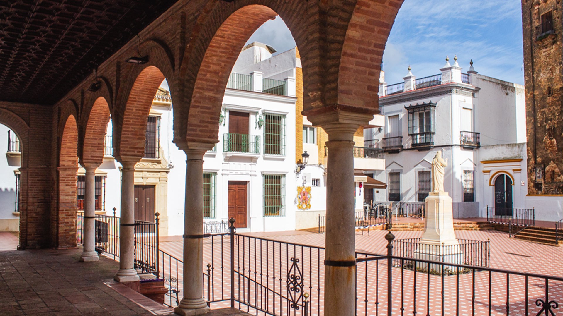 portico entrada ayuntamiento bollullos par del condado