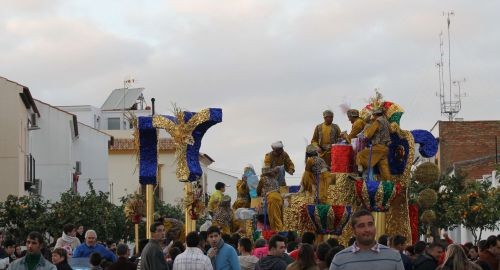 EL AYUNTAMIENTO DE BOLLULLOS INTRODUCE MEJORAS EN LA CABALGATA DE REYES PARA EVITAR PERCANCES 