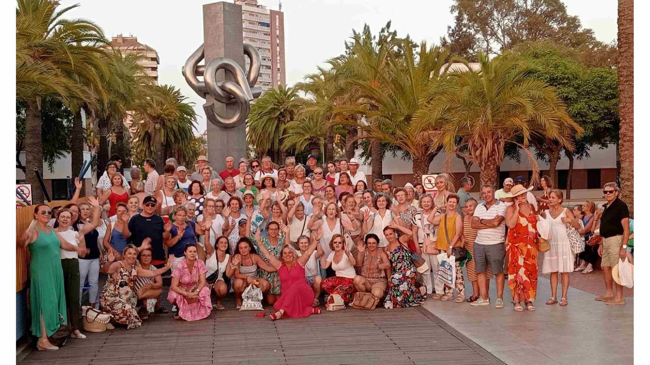 UN CENTENAR DE BOLLULLEROS DISFRUTARON DE LAS PLAYAS DE HUELVA