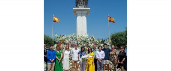 MULTITUDINARIA OFRENDA FLORAL