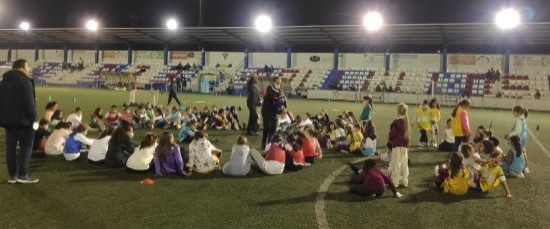 MEDIO CENTENAR DE NIÑAS DISFRUTAN DE LA INICIATIVA MUNICIPAL DE FÚTBOL FEMENINO GRATUITO